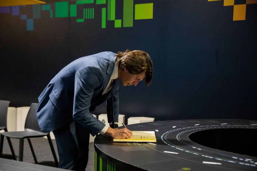 Visita Amb. Azzopardi di Malta ad Elettra - foto Massimo Goina