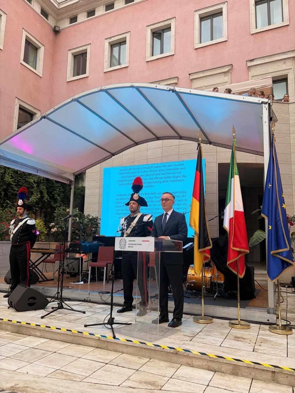 L'amb. Fabrizio Bucci - foto: Ambasciata