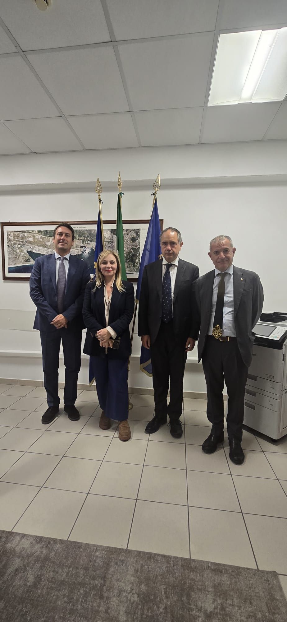 Da sin.: Paolo Piacenza; Simona Scarcella; console Domenico Naccari; Giuseppe Saletta - foto: Consolato