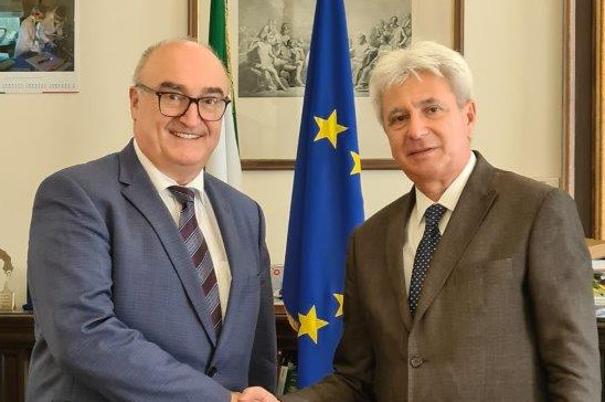 Da sinistra l'amb. Matjaž Longar e il prefetto Annunziato Vardè