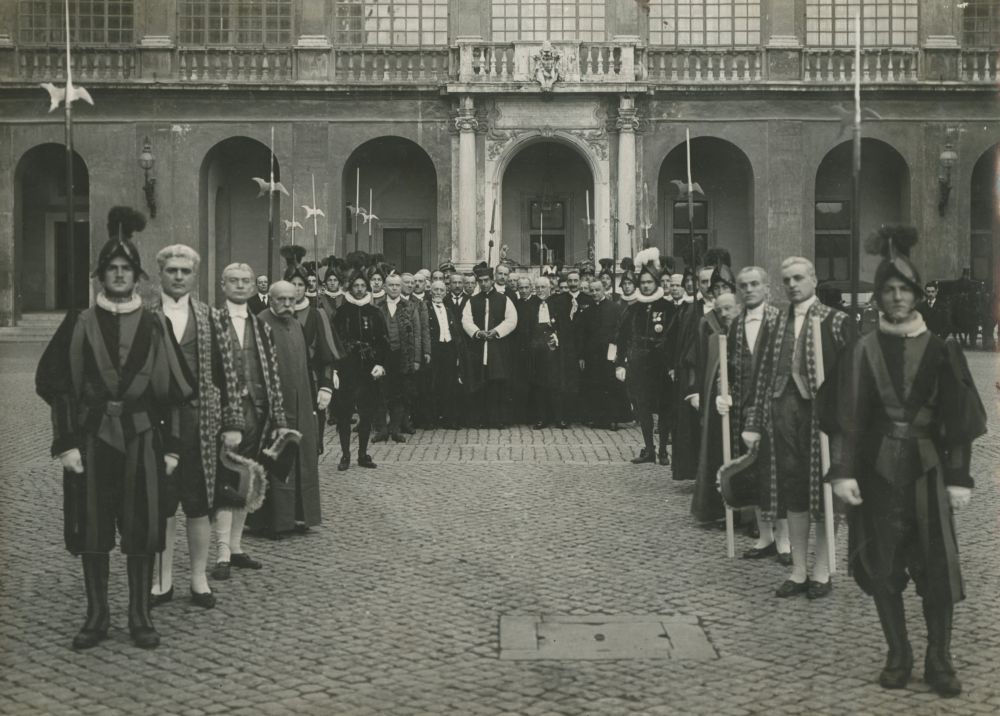 Conclave 1939 - Cortile di San Damaso