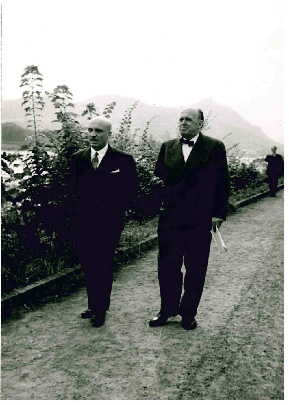 1960, Bonn, Amb. Pietro Quaroni con il presidente del Consiglio Amintore Fanfani (da Immaginario diplomatico)