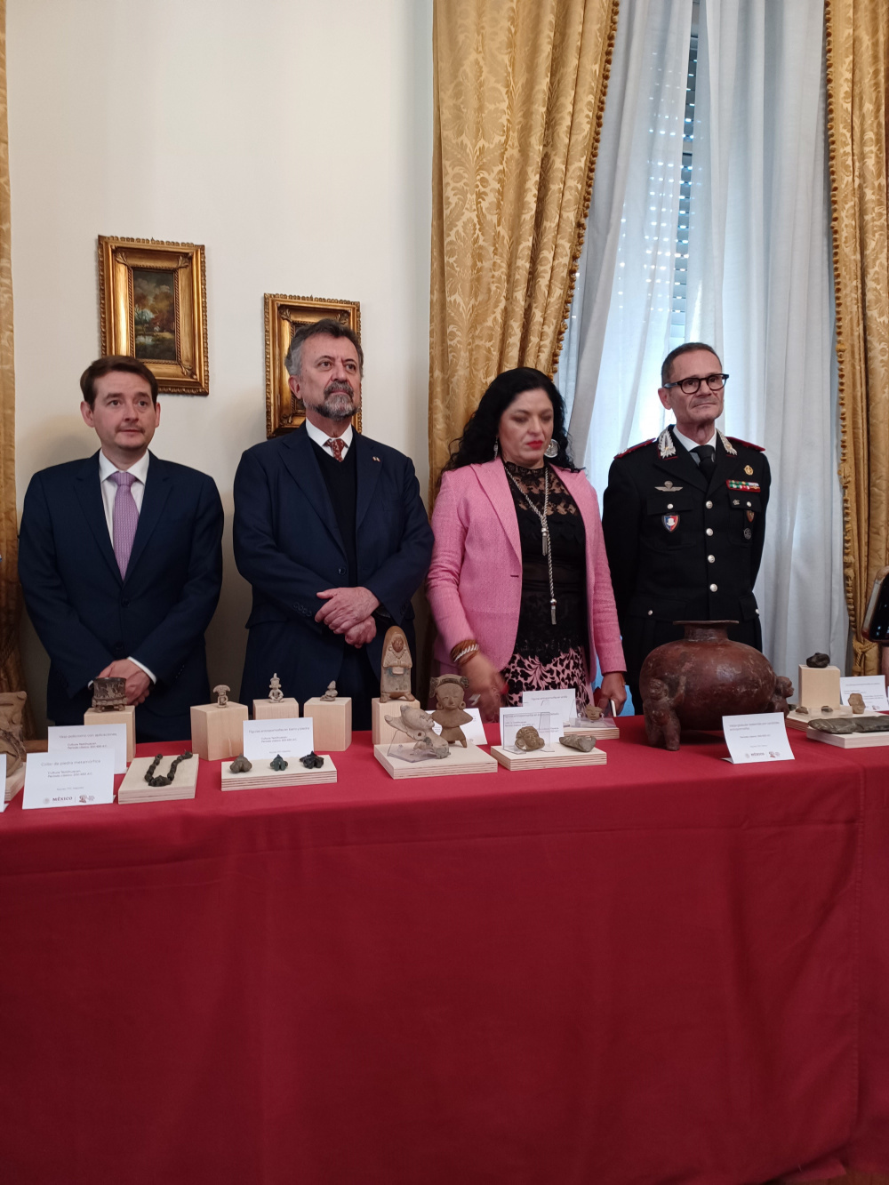 Raúl Álvarez Villaseñor; amb. Carlos Garcia de Alba; ministro Alejandra Frausto; gen. Vincenzo Molinese