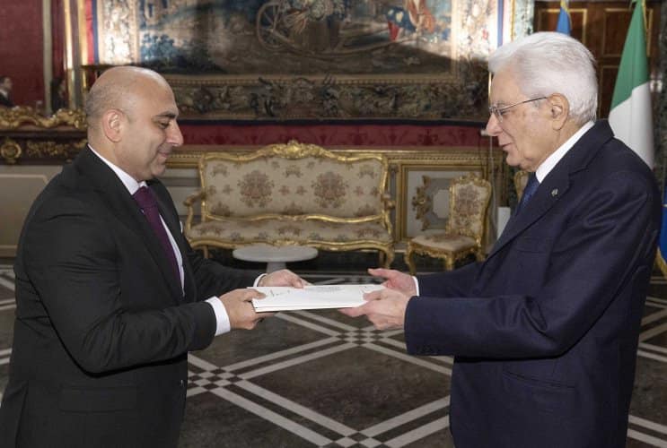 Amb. Rashad Aslanov con il presidente della Repubblica Italiana, Sergio Mattarella