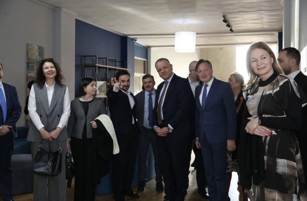 Armenia: amb. Ferranti visita sede Public TV Company of Armenia AMPTV