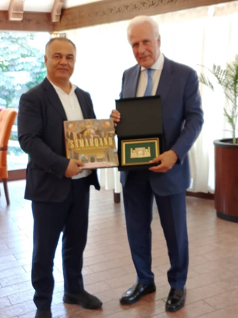 Il governatore della Regione di Samarcanda, Adiz Boboev, e il presidente della Regione Toscana, Eugenio Giani