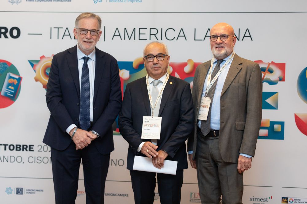 Foto: ASSOCAMERESTERO