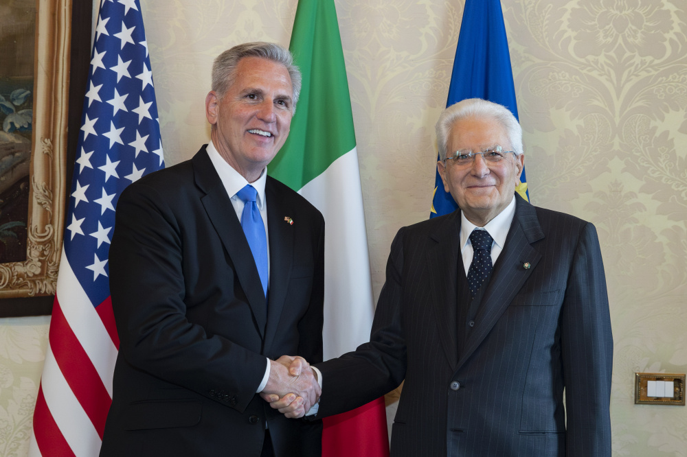 Sergio Mattarella con Kevin McCarthy, Speaker della Camera dei Rappresentanti degli USA