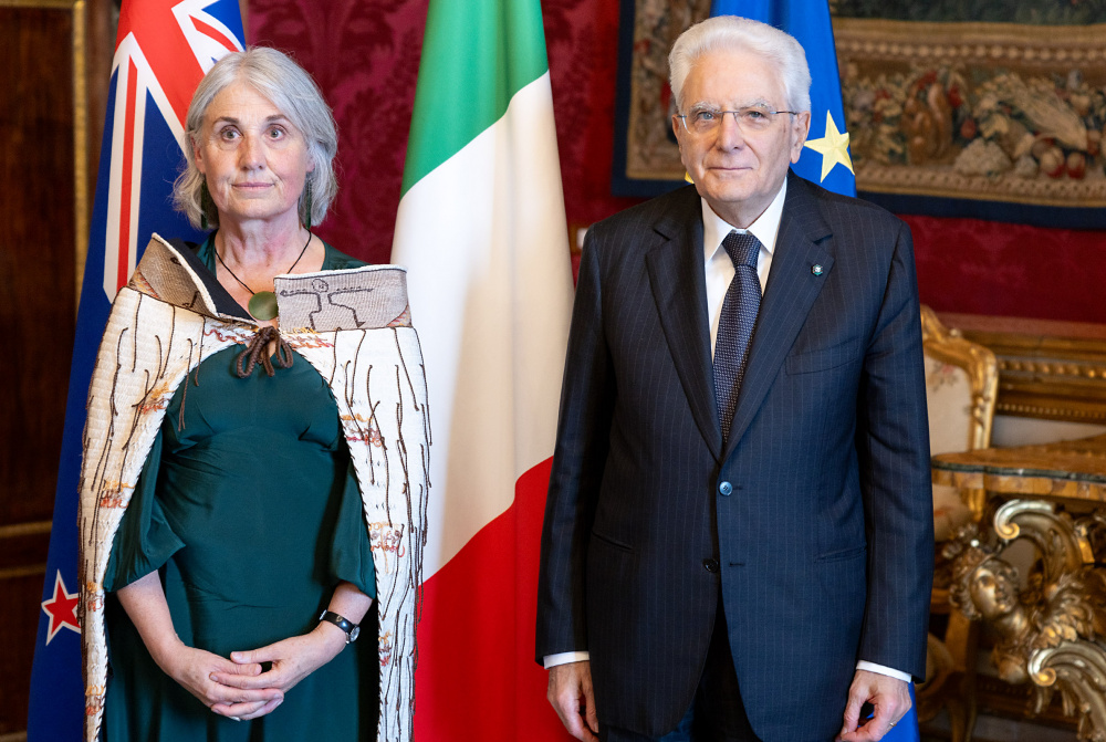 Sergio Mattarella con Jacqueline Anne Frizelle, nuovo ambasciatore della Nuova Zelanda