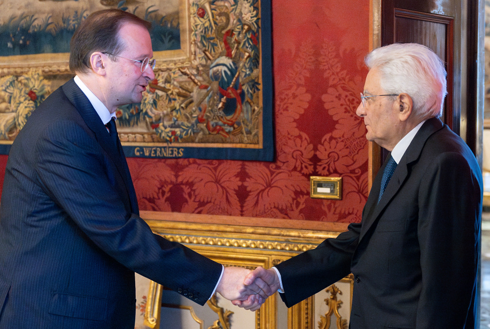 Sergio Mattarella con Alexey Vladimirovich Paramonov, ambasciatore della Federazione Russa in Italia