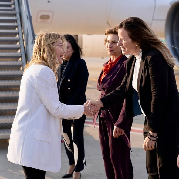 Presidente del Consiglio, Giorgia Meloni, e amb. Antonella Cavallari - foto: Ambasciata