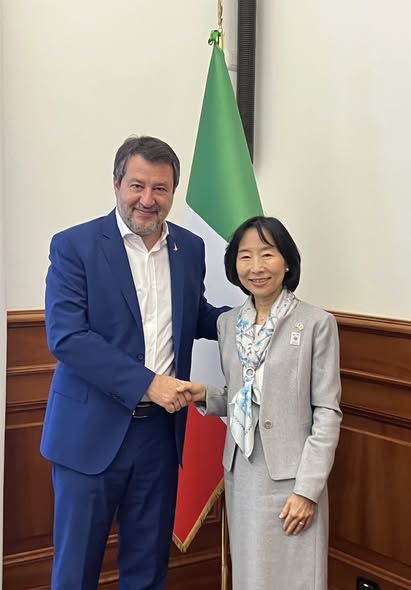 Giappone: amb. Ono con ministro Salvini su costruzione Ponte sullo Stretto - foto: Ambasciata