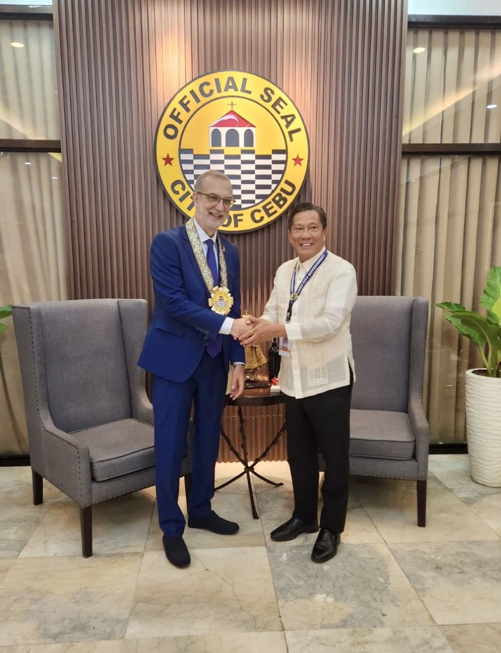 Filippine: missione dell&rsquo;amb. Davide Giglio a Cebu - foto: Ambasciata