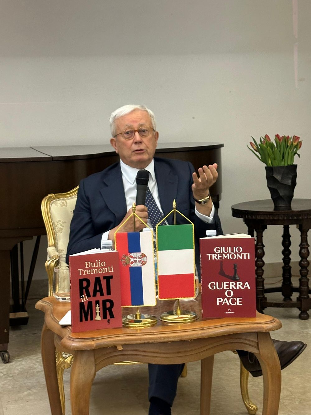 Il prof. on. Giulio Tremonti in ambasciata di Serbia a Roma - foto: Ambasciata