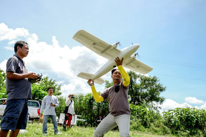 Droni per il monitoraggio di terreni agricoli ©FAO/Veejay Villafranca / FAO