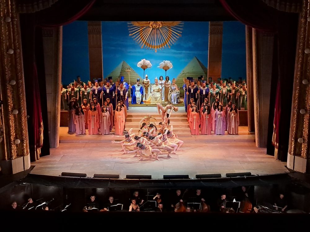 Amb. Trichilo alla prima di "Aida"