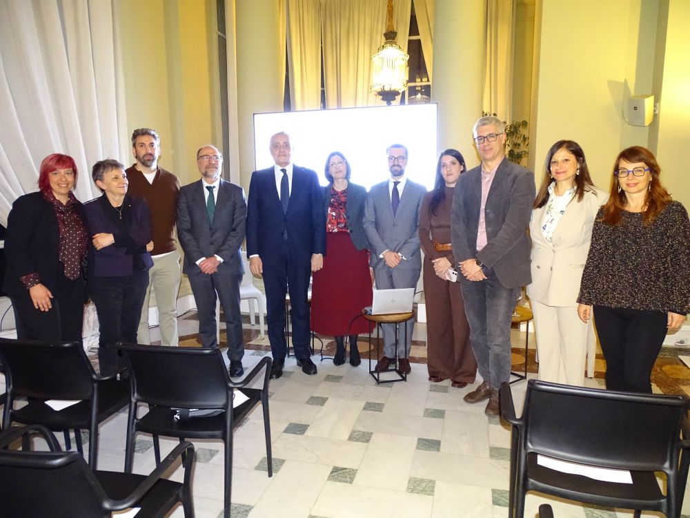 Amb. Buccino Grimaldi con moderatori e panellists