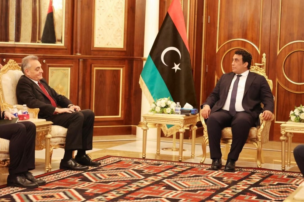 Mohamed El-Manfi con l’amb. Giuseppe Buccino Grimaldi