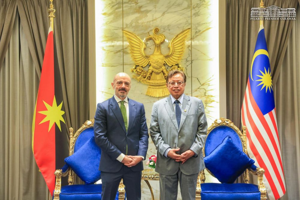 Amb. Raffaele Langella con il premier del Sarawak - foto: Ambasciata