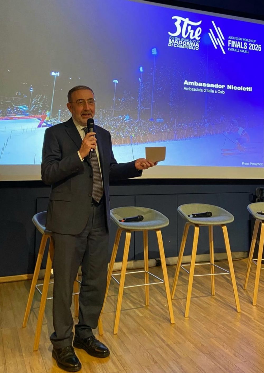 Amb. Stefano amb. Nicoletti a presentazione 3Tre di Madonna di Campiglio - foto: Ambasciata