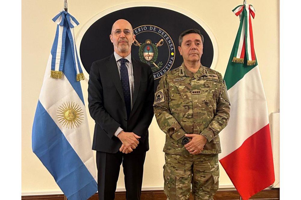 Amb. Nicoletti incontra ministro Difesa di Argentina, Presti - foto: Ambasciata