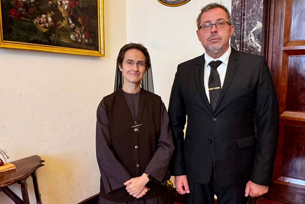 Suor Petrini, presidente Governatorato del Vaticano, con amb. Yurash d’Ucraina - foto: SCV