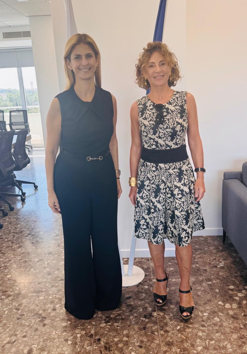 L'amb. Antonella Cavallari con il viceministro per la Previdenza Sociale, Tina Pavlou - foto: Ambasciata