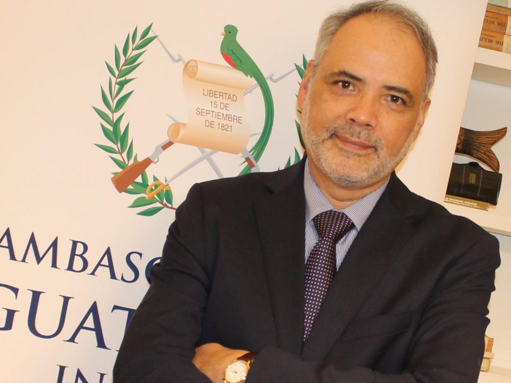 Luis Fernando Carranza Cifuentes, ambasciatore del Guatemalae neo presidente del PAM