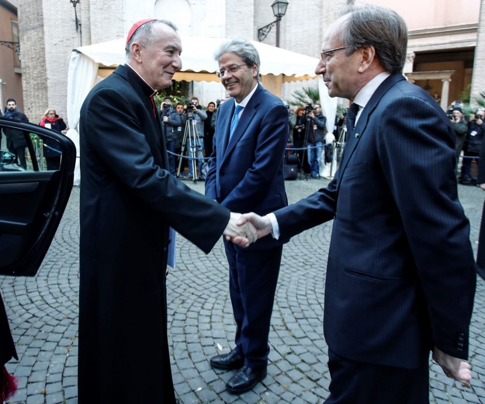 A destra l´amb. Sebastiani con il card. Parolin