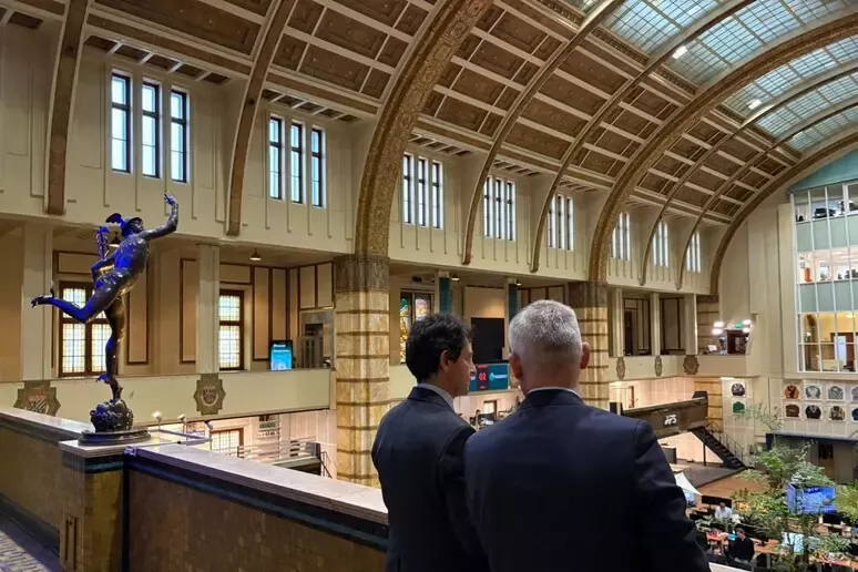 L'amb. Massari visita Stock Exchange Amsterdam - foto: Ambasciata