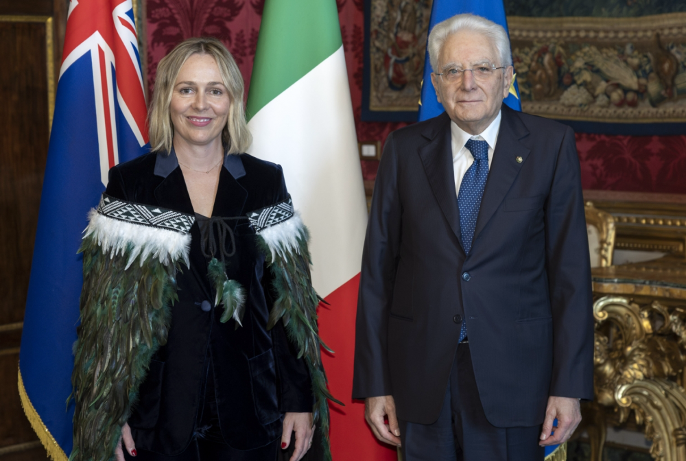 Sergio Mattarella con l'amb. Anais Anna Skye Kedgley Laidlaw della Nuova Zelanda - foto: Quirinale