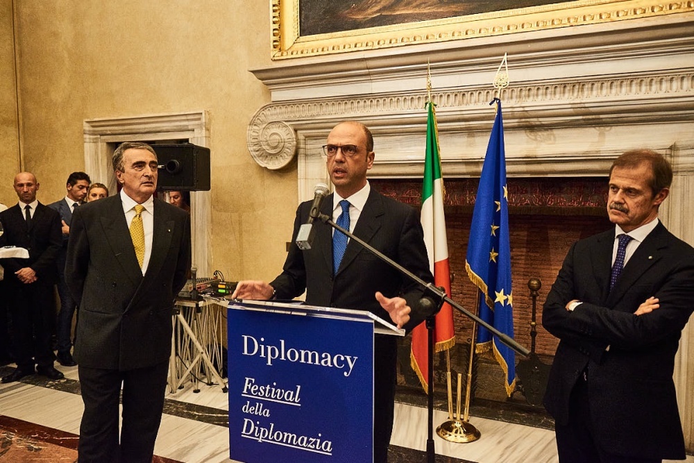 Il ministro Alfano chiude il Festival della Diplomazia 2017