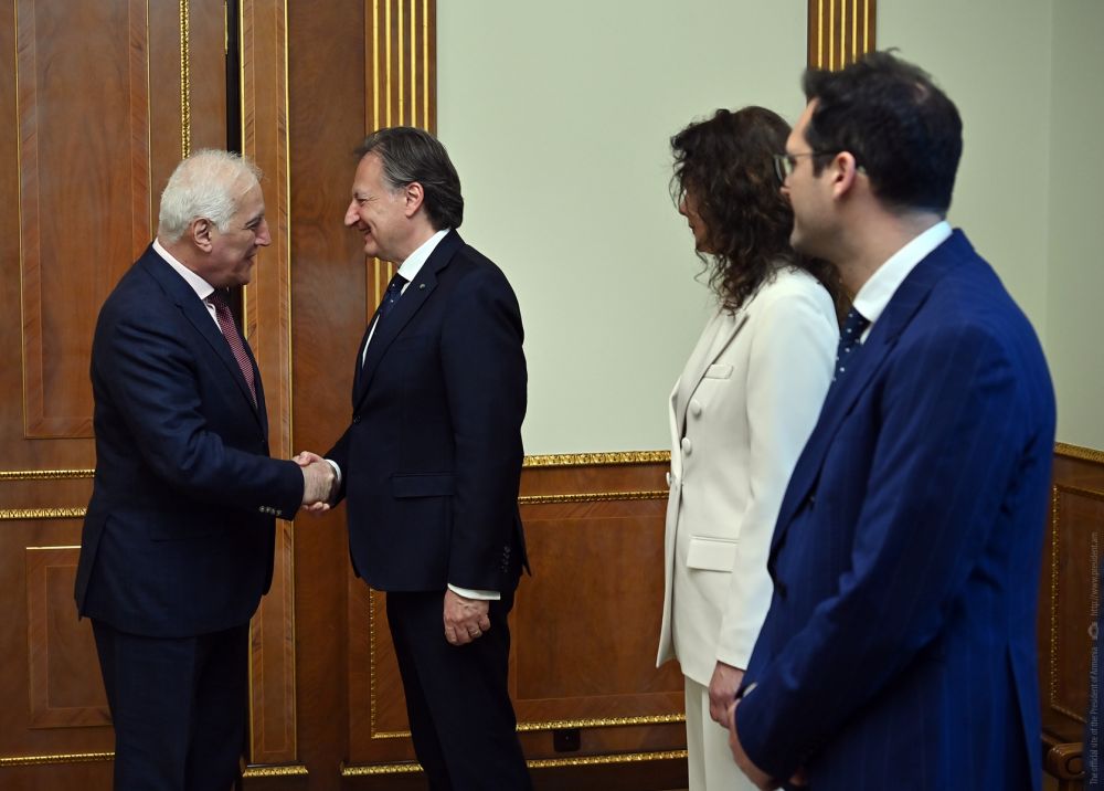Amb. Alessandro Ferranti ricevuto da presidente Repubblica d&rsquo;Armenia, Khachaturyan - foto: Ambasciata