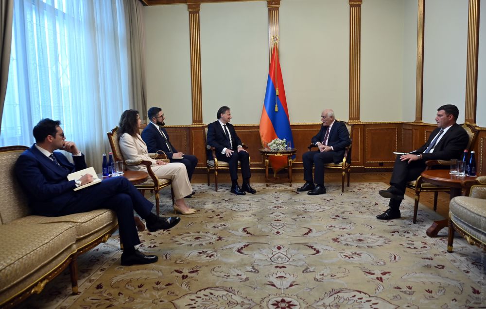 Amb. Alessandro Ferranti ricevuto da presidente Repubblica d&rsquo;Armenia, Khachaturyan - foto: Ambasciata