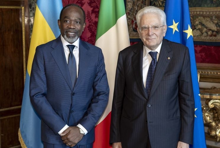 Presidente Sergio Mattarella con Winston Pinnock, ambasciatore del Commonwealth delle Bahamas - foto: Quirinale