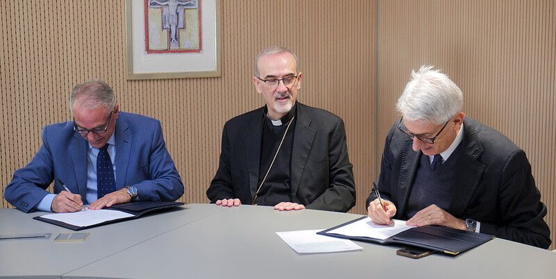 Card. Pizzaballa a firma intesa - foto Ospedale Pediatrico Bambino Gesù