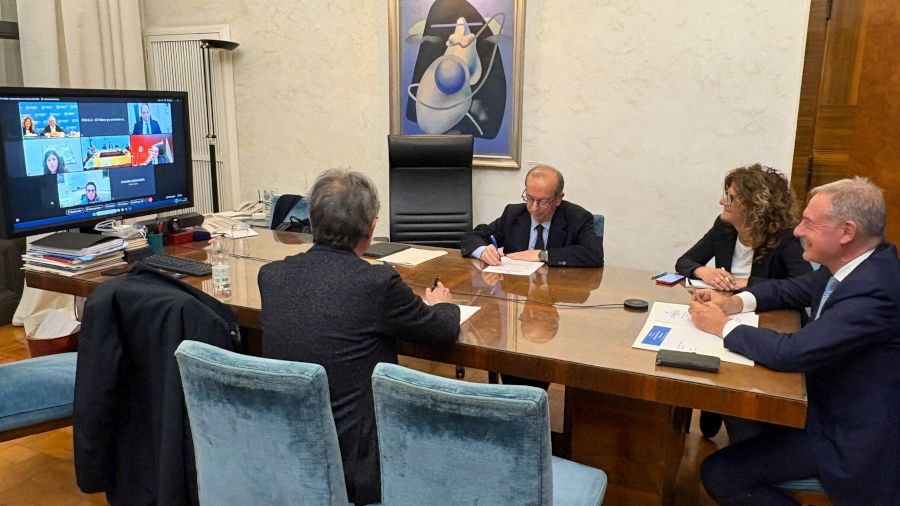La videoconferenza tra i ministri Urso e Baptiste - foto: Ufficio Stampa