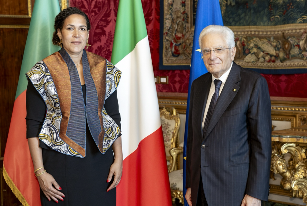 Sergio Mattarella con Corinne Brunet, ambasciatore della Repubblica del Benin