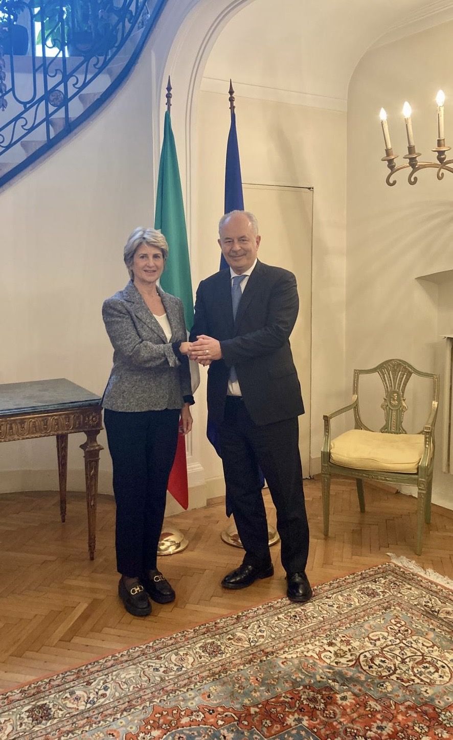 Amb. Apicella con presidente Comitato Olimpico Bulgaro, Letcheva - foto: Ambasciata