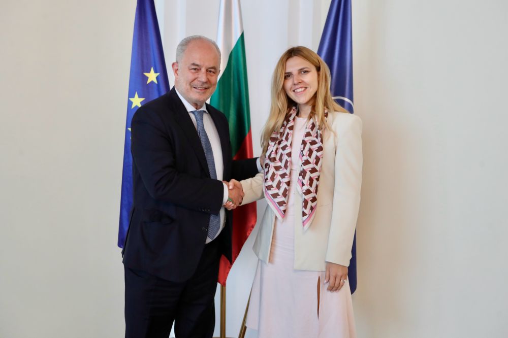 Bulgaria: amb. Apicella con nuovo ministro degli Esteri bulgaro, Petrova - foto: Ambasciata