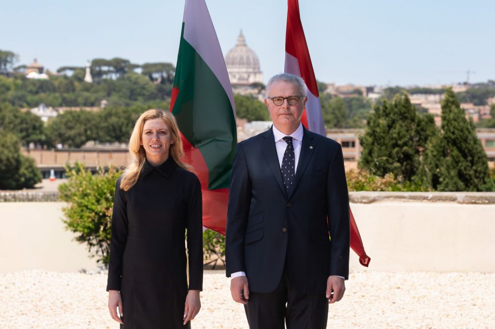  SMOM: Gran Commendatore Rosseau con presidente Assemblea Nazionale Bulgaria, Dotsova