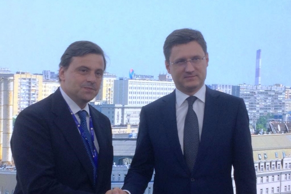 Forum Spief di San Pietroburgo: il ministro Calenda con il collega russo dell´Energia, Aleska Novak