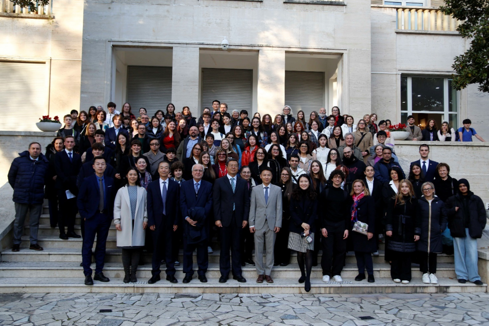 I giovani &ldquo;ambasciatori&rdquo; al concorso di amicizia Italia-Cina - foto: Ambasciata