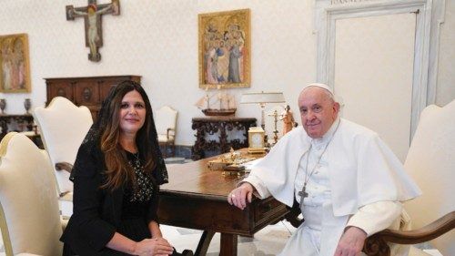 Il Papa e l'amb. Majlinda Frangaj di Albania