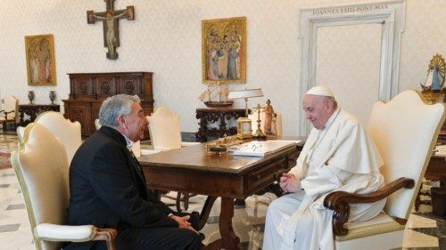  Papa Francesco con Philippe Orengo, nuovo ambasciatore del Principato di Monaco