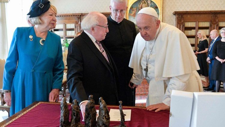 Il Papa e il presidente di Irlanda Michael D. Higgins (foto Vatican News)