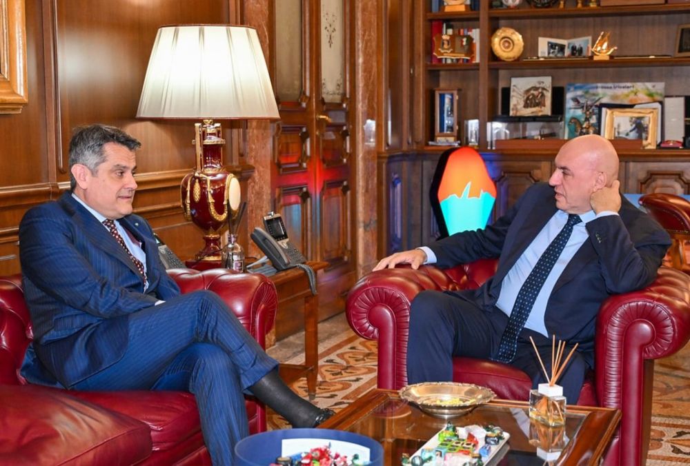 Ministro Crosetto con l'amb. Fernandez-Palacios Martinez - foto: Ministero Difesa