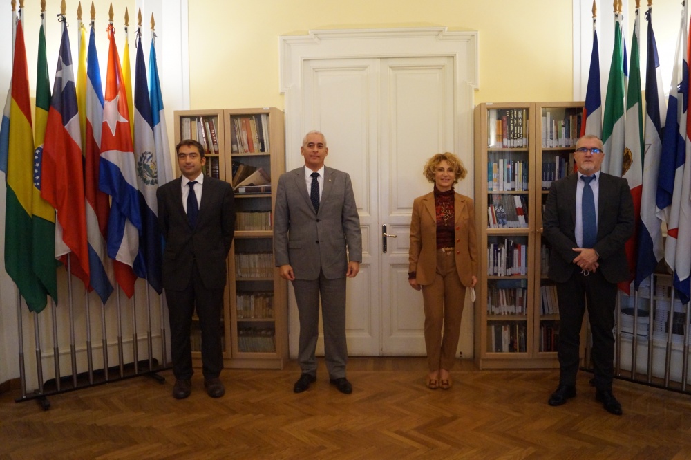 Gianandrea Rossi, direttore esecutivo IILA; Gerardo Peñalver Portal, viceministro Esteri di Cuba; Antonella Cavallari; amb. José Carlos Rodríguez Ruiz