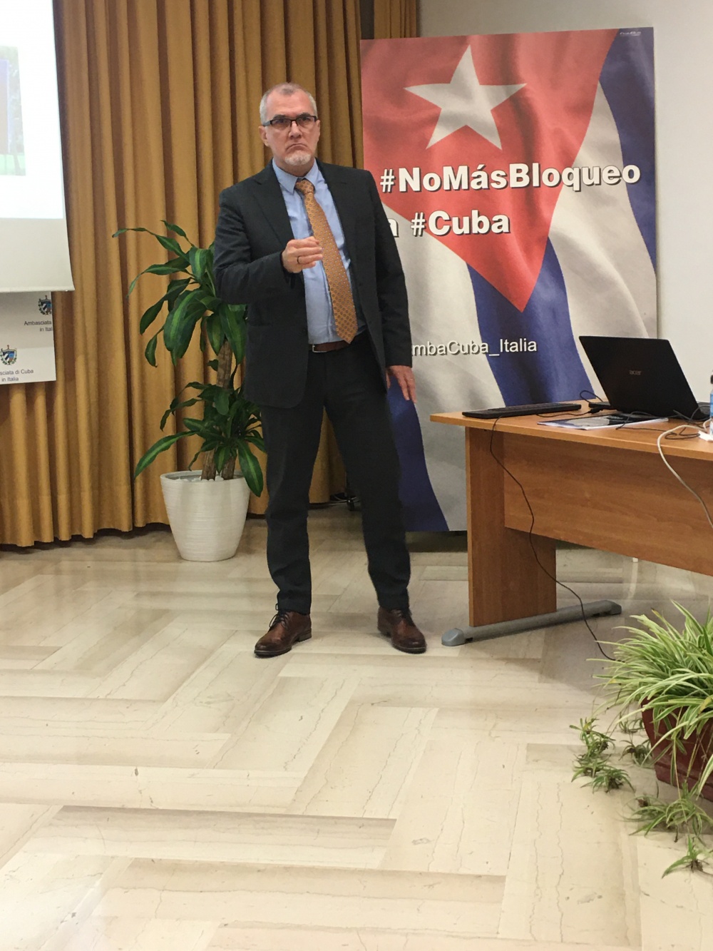 L'ambasciatore cubano in Italia, Josè Carlos Rodriguez Ruiz