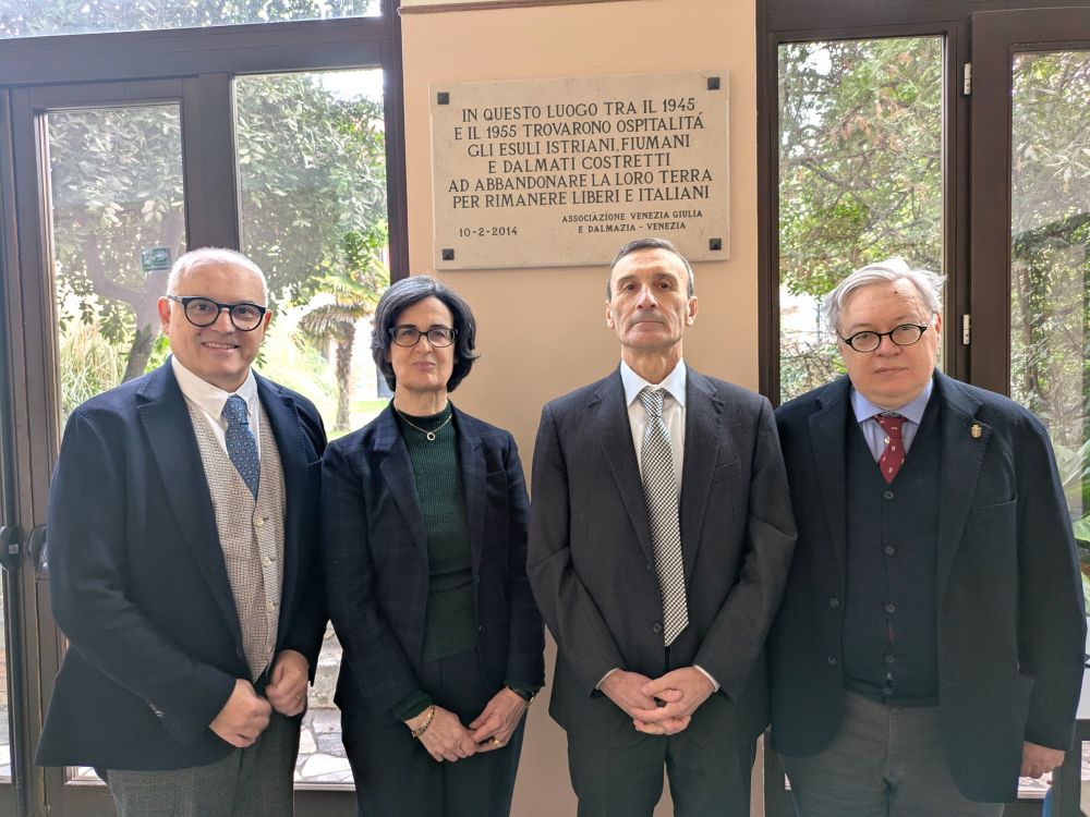 da sx: Vittorio Baroni, rettore Alessandra Artusi, amb. Paolo Trichilo, Alessandro Cuk - foto: Adriatic Europe